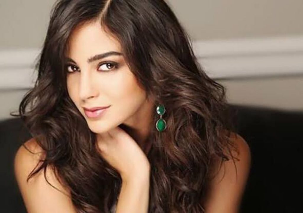 Melissa barrera en acción